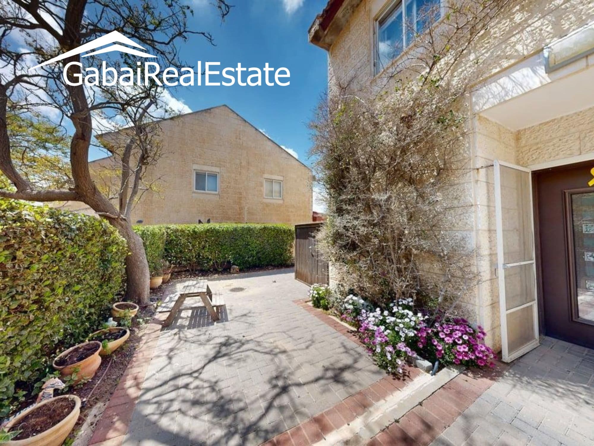 Ezra St, Dekel — image 1 of 22