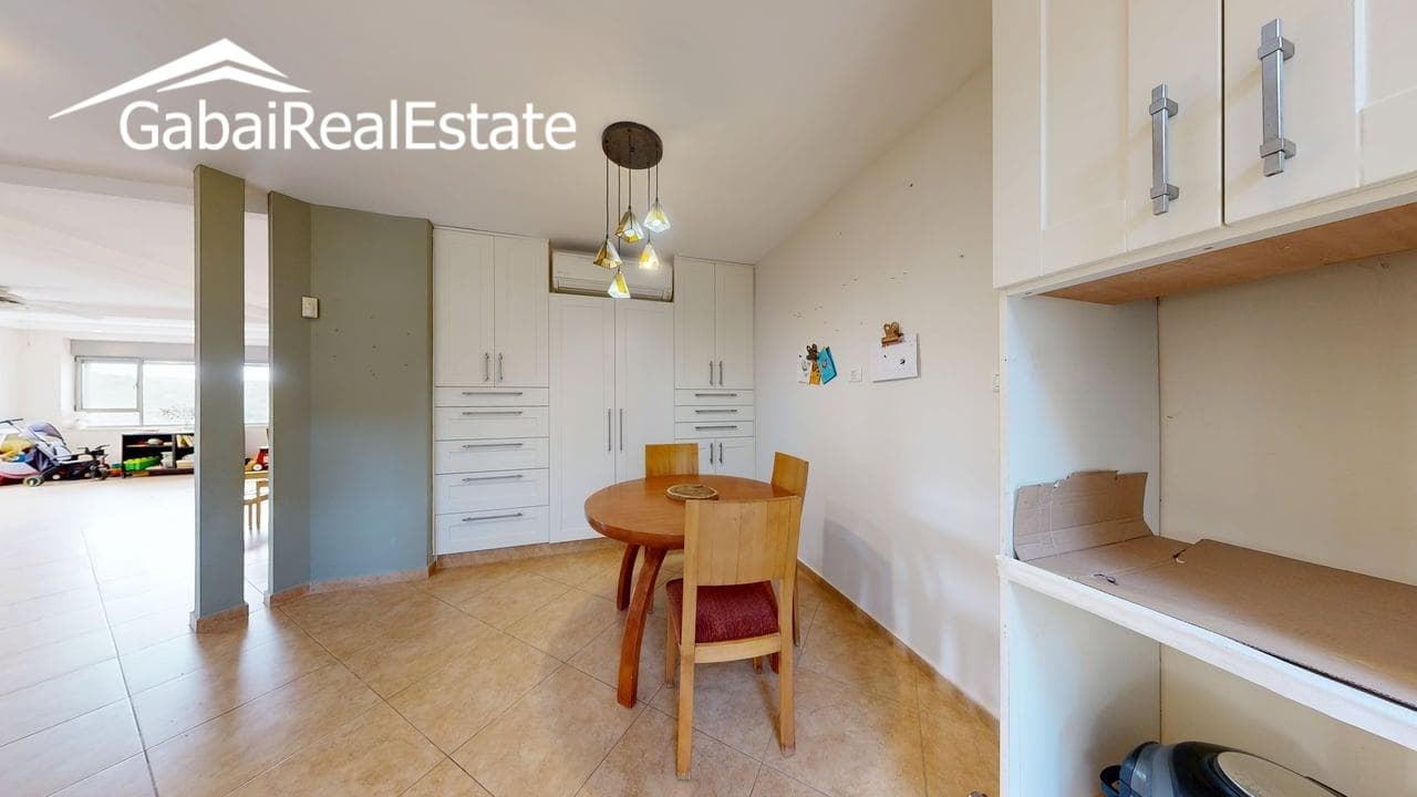 Ezra St, Dekel — image 6 of 22