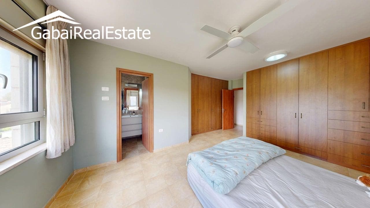 Ezra St, Dekel — image 8 of 22