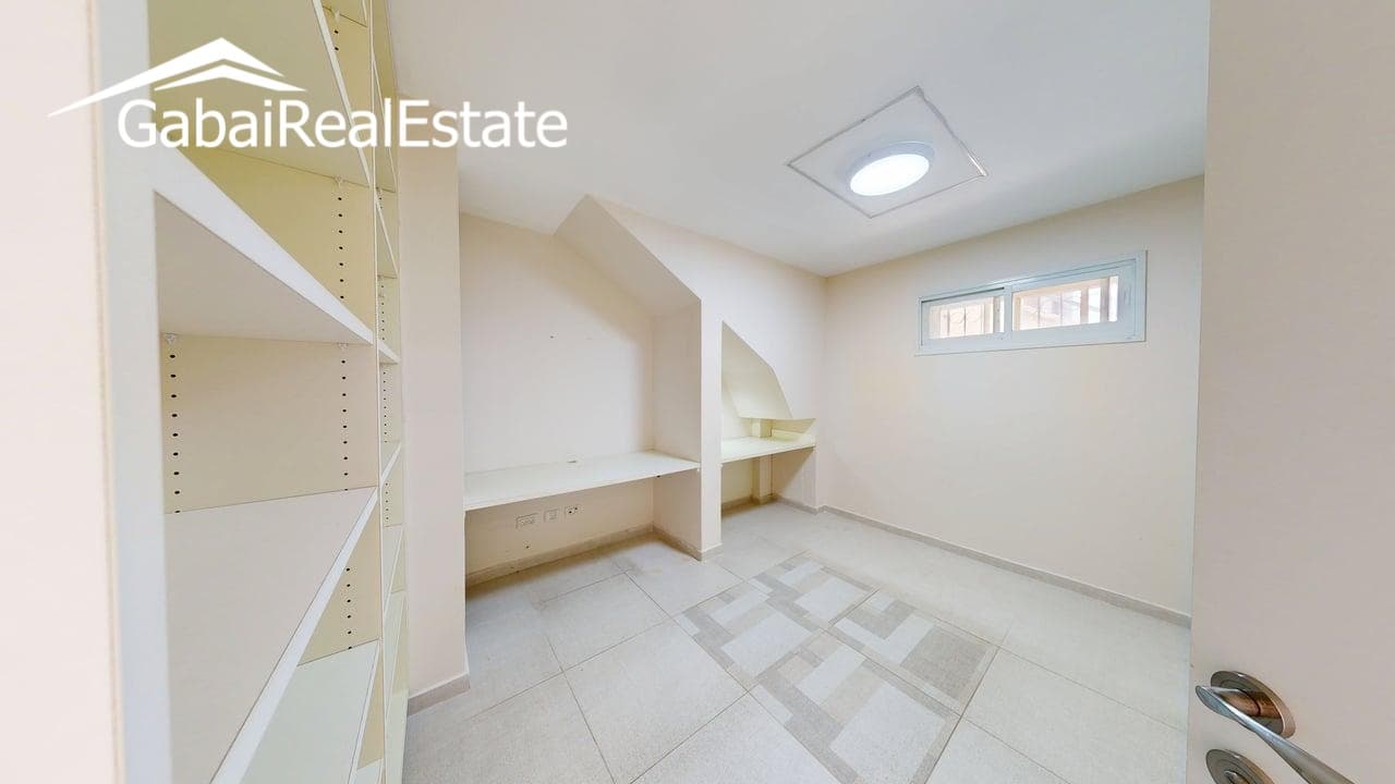 Ezra St, Dekel — image 16 of 22