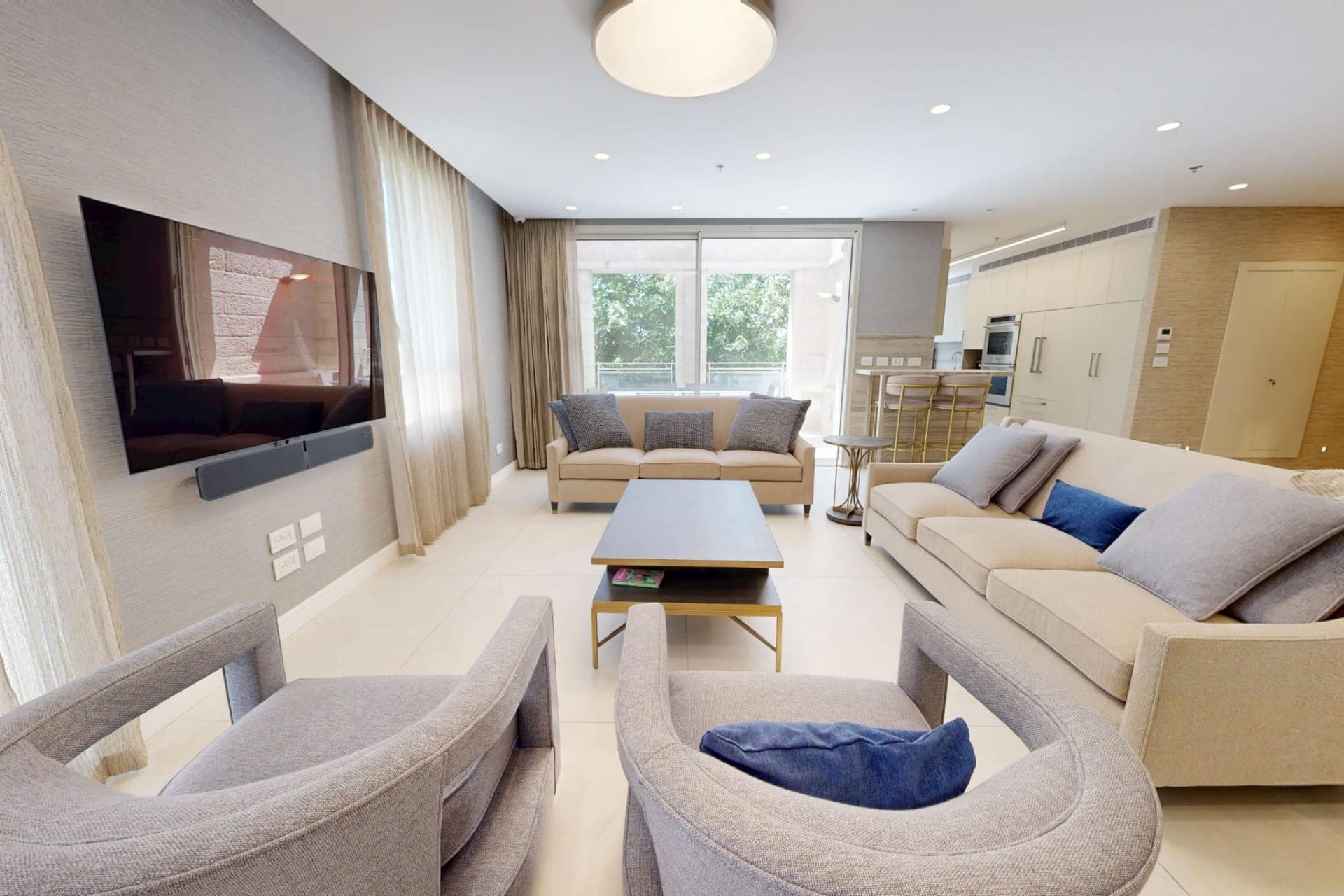 Park 8, For Rent: A Turnkey Residence Above the Park — image 1 of 6