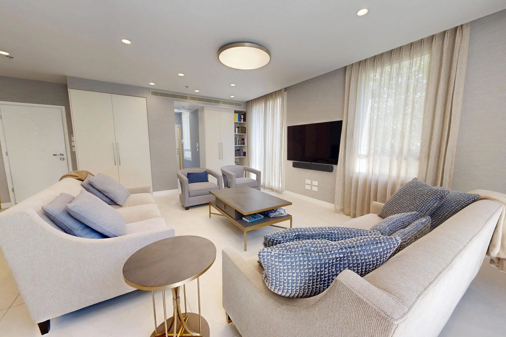 Park 8, For Rent: A Turnkey Residence Above the Park — image 2 of 6